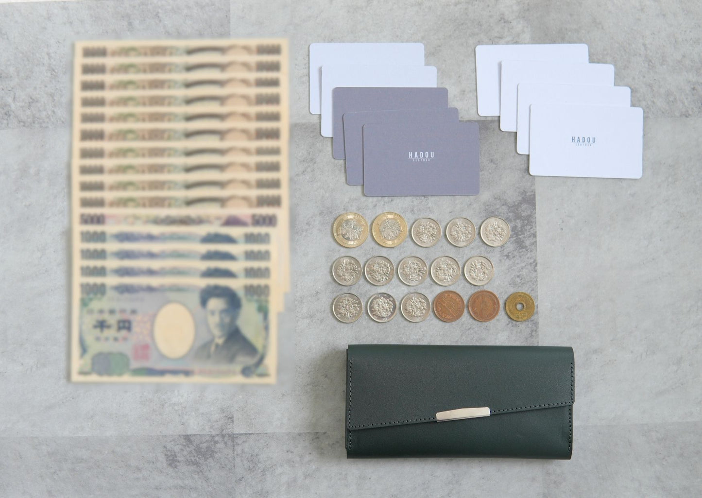 最小クラスの本革長財布 soallet｜お札を折らずに収納・超スリム大容量ミニ財布｜日本製ヌメ革財布