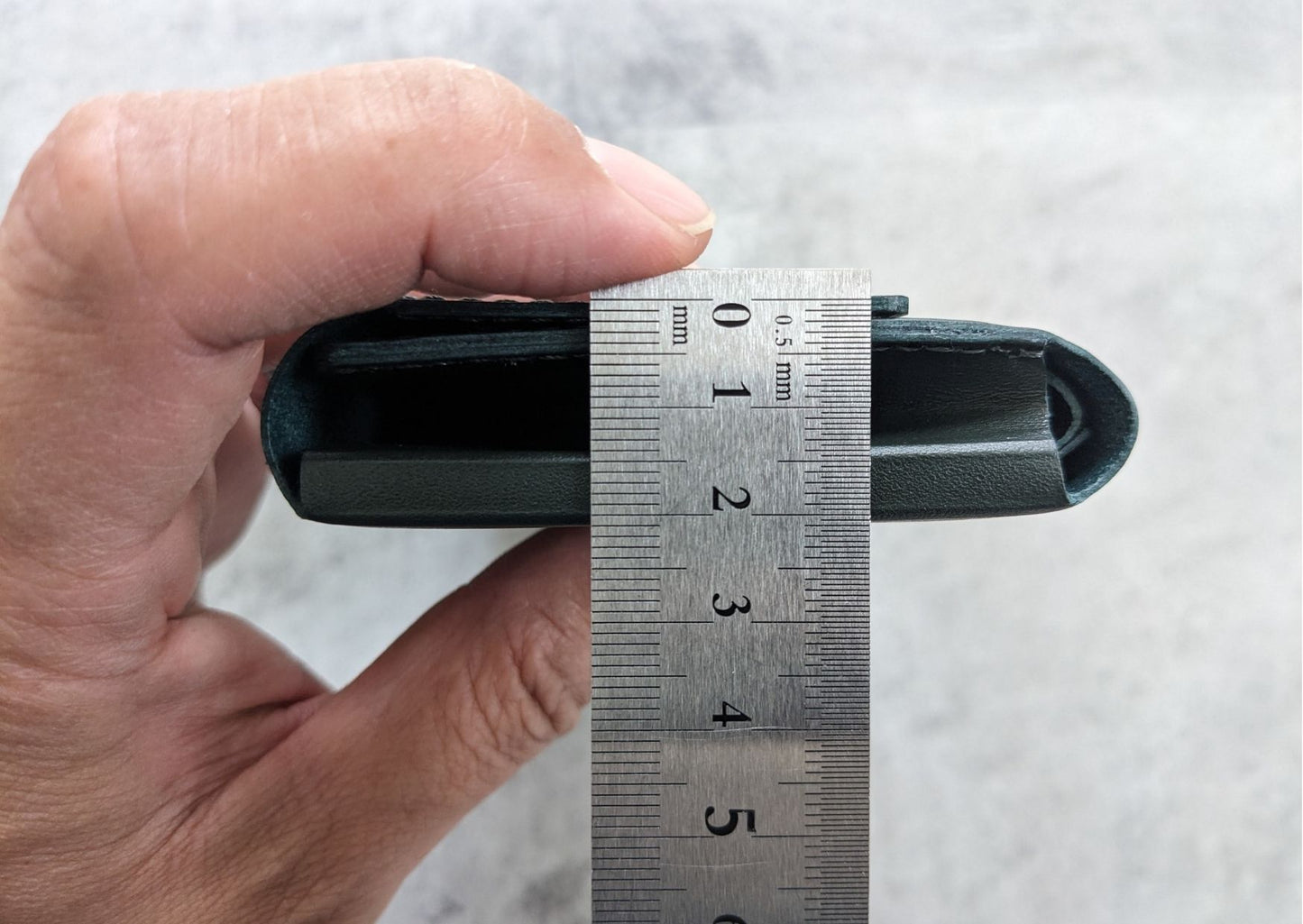 最小クラスの本革長財布 soallet｜お札を折らずに収納・超スリム大容量ミニ財布｜日本製ヌメ革財布