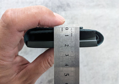 最小クラスの本革長財布 soallet｜お札を折らずに収納・超スリム大容量ミニ財布｜日本製ヌメ革財布