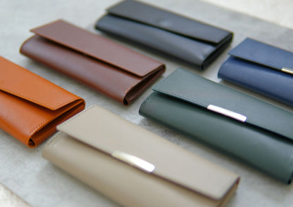 最小クラスの本革長財布 soallet｜お札を折らずに収納・超スリム大容量ミニ財布｜日本製ヌメ革財布