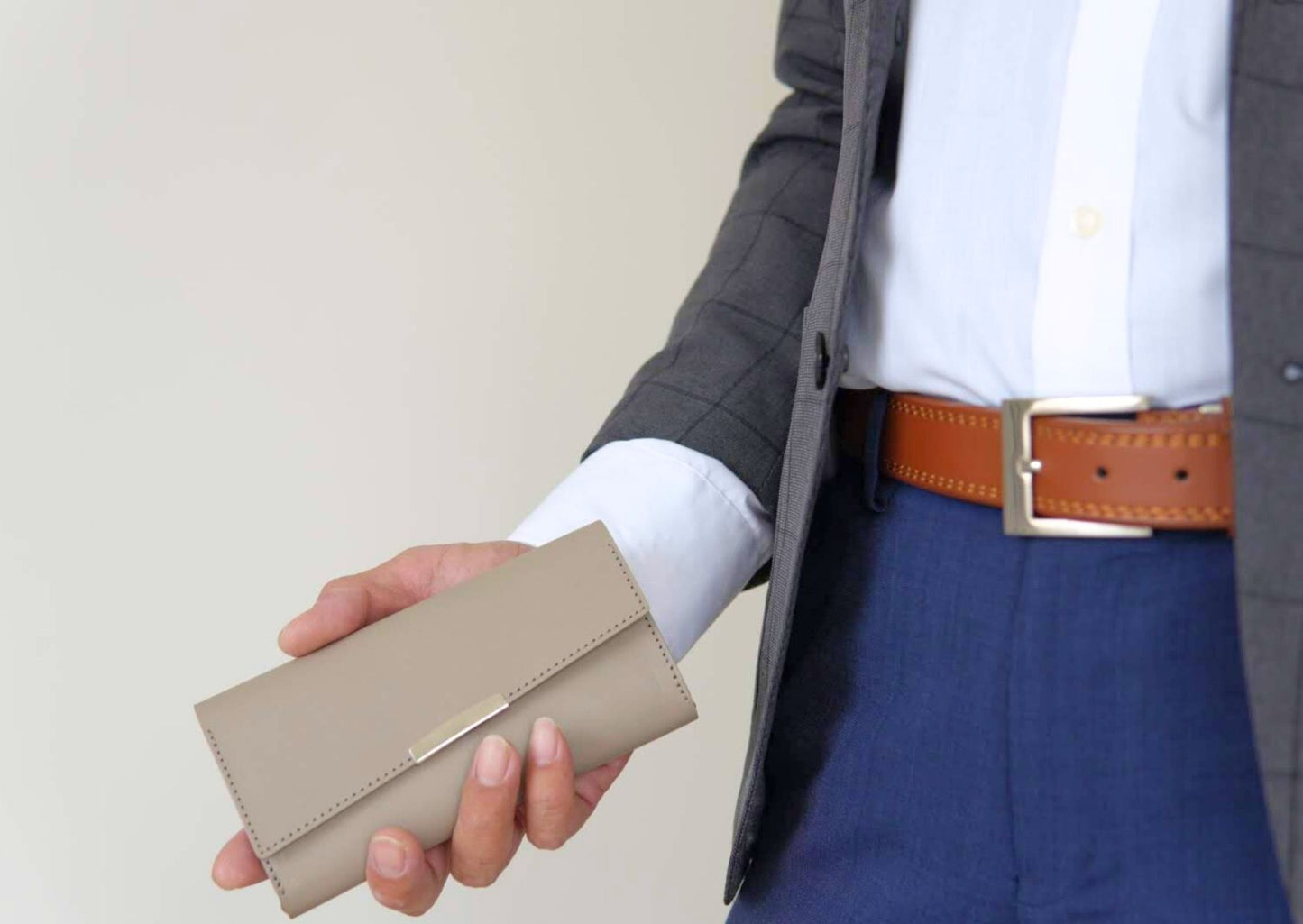 最小クラスの本革長財布 soallet｜お札を折らずに収納・超スリム大容量ミニ財布｜日本製ヌメ革財布