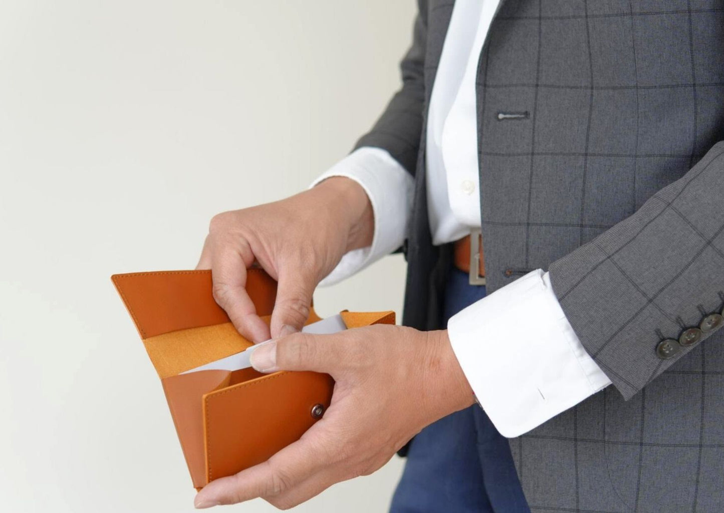 最小クラスの本革長財布 soallet｜お札を折らずに収納・超スリム大容量ミニ財布｜日本製ヌメ革財布