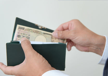 最小クラスの本革長財布 soallet｜お札を折らずに収納・超スリム大容量ミニ財布｜日本製ヌメ革財布