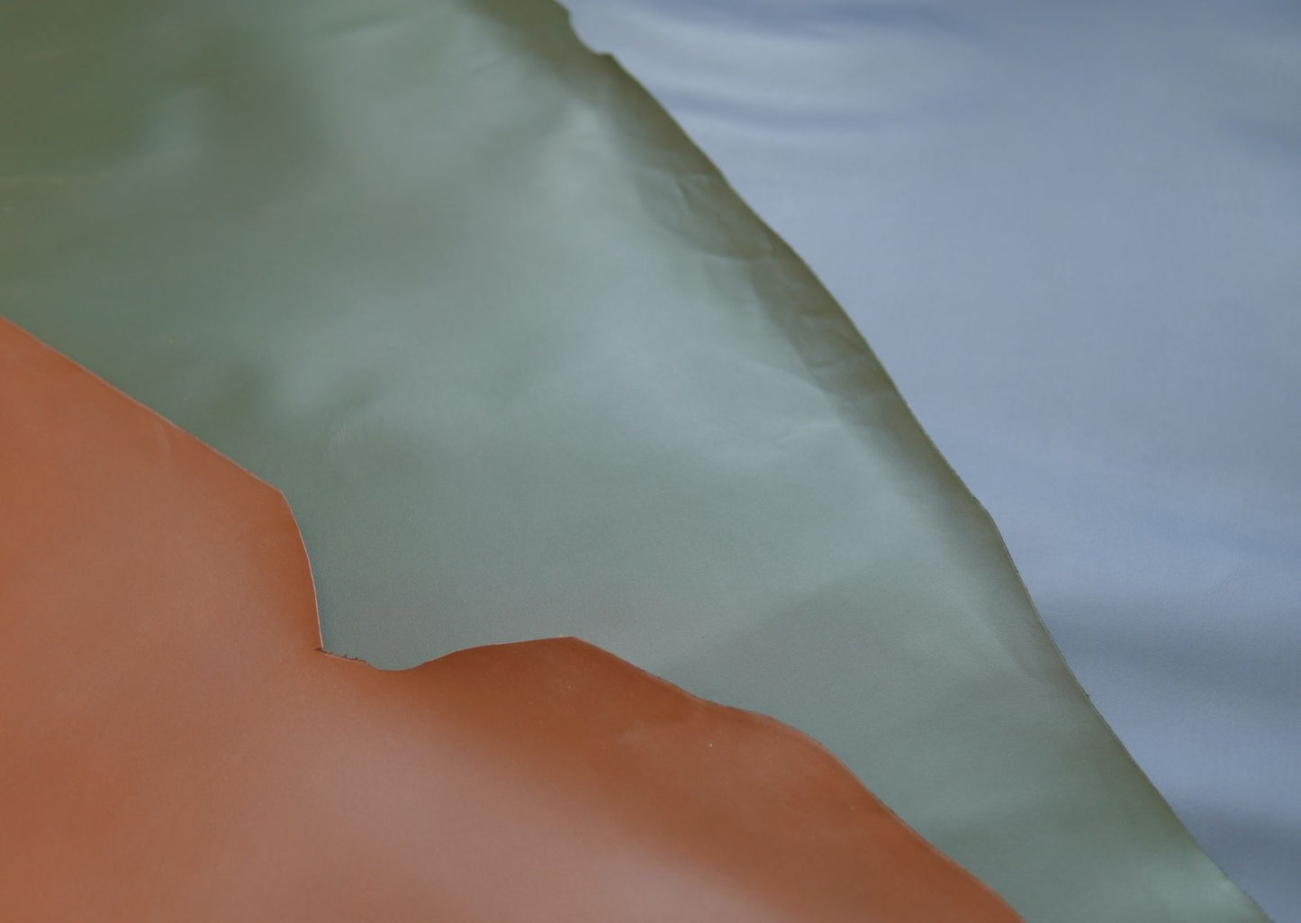 最小クラスの本革長財布 soallet｜お札を折らずに収納・超スリム大容量ミニ財布｜日本製ヌメ革財布