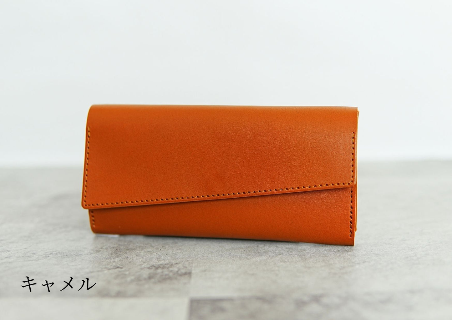 最小クラスの本革長財布 soallet｜お札を折らずに収納・超スリム大容量ミニ財布｜日本製ヌメ革財布
