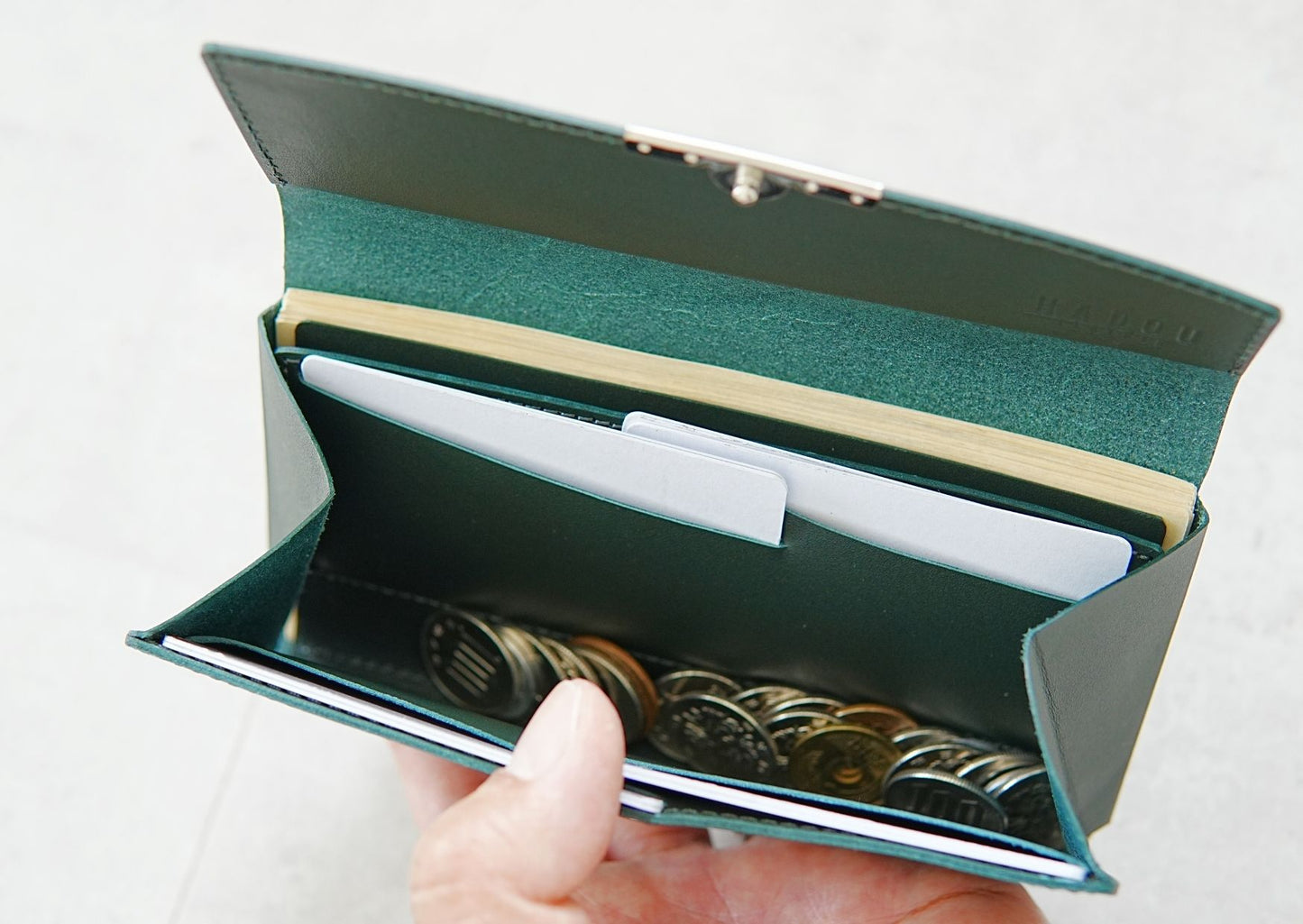 最小クラスの本革長財布 soallet｜お札を折らずに収納・超スリム大容量ミニ財布｜日本製ヌメ革財布